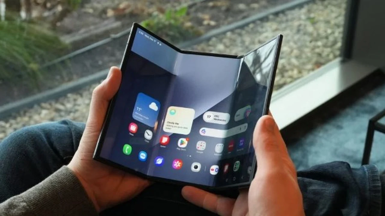 تسريبات تكشف خطط سامسونج لإطلاق هاتف ثلاثي الطي وجهاز ذكي منزلق جديد